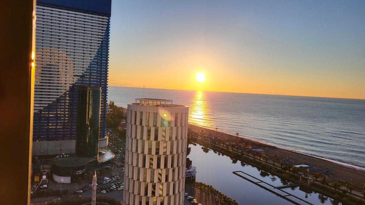 Black Sea Apartments Alliance Palace Batumi Exteriör bild