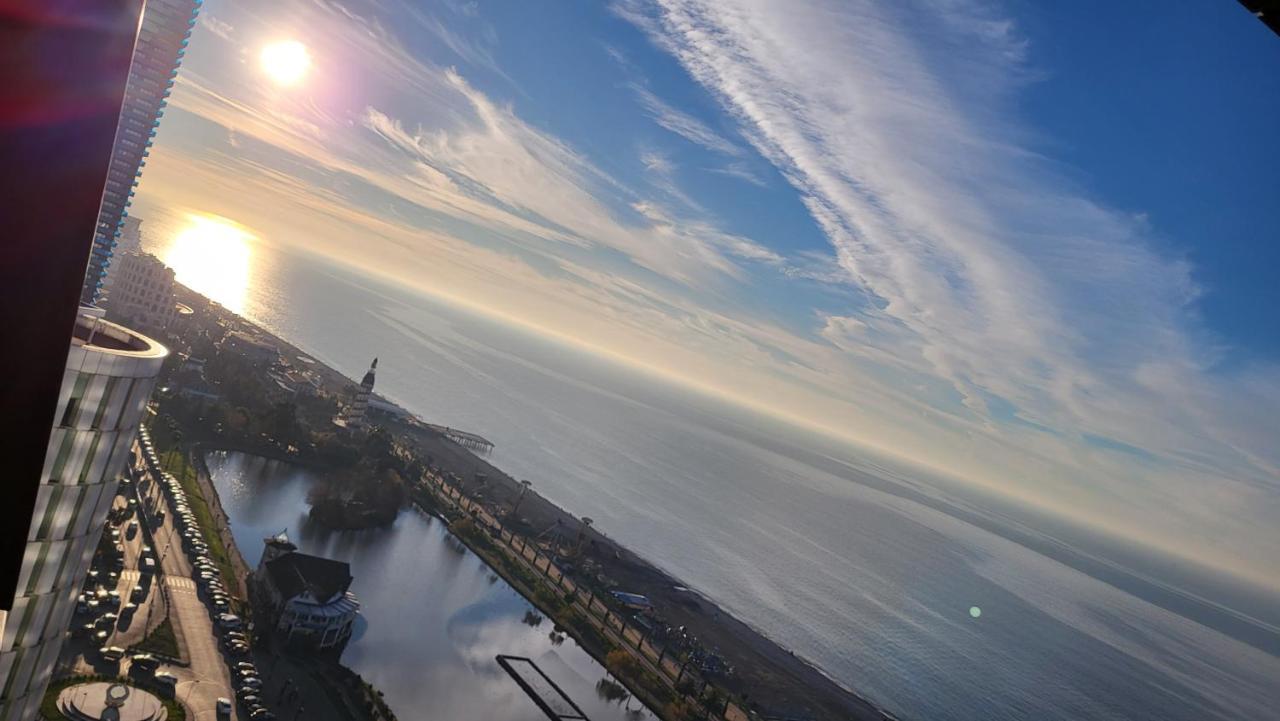 Black Sea Apartments Alliance Palace Batumi Exteriör bild