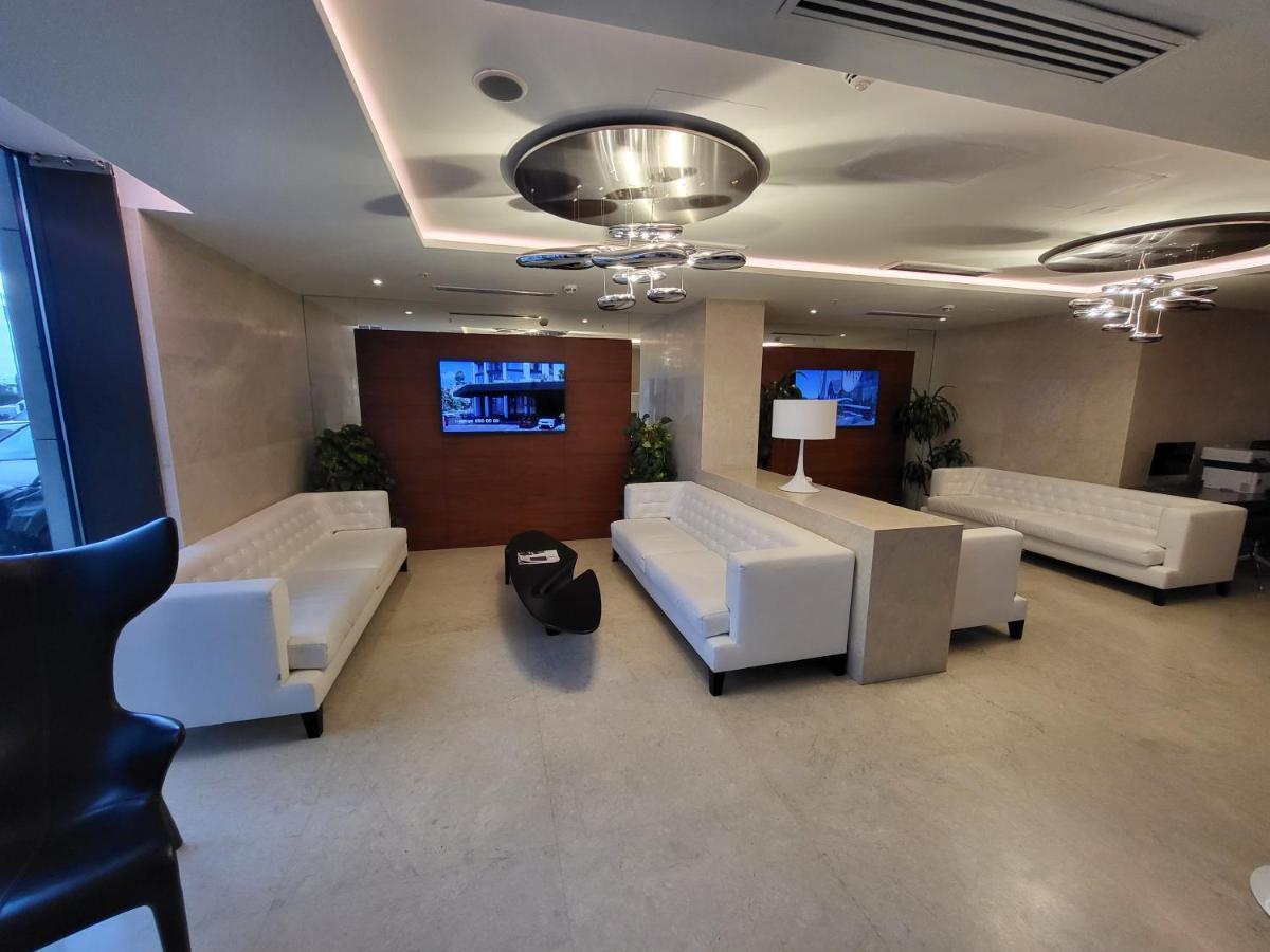 Black Sea Apartments Alliance Palace Batumi Exteriör bild
