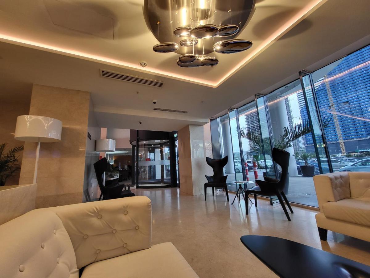 Black Sea Apartments Alliance Palace Batumi Exteriör bild