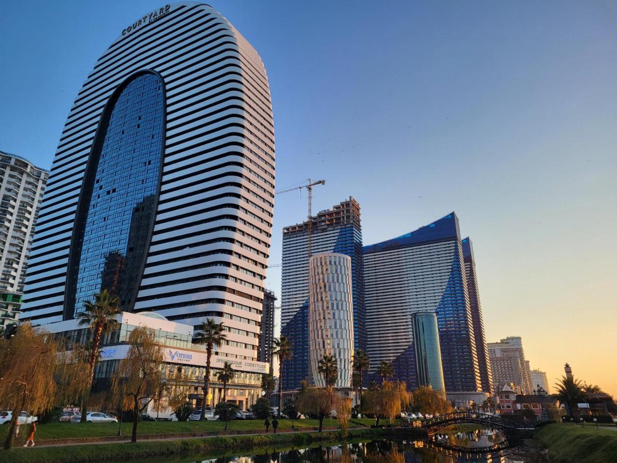 Black Sea Apartments Alliance Palace Batumi Exteriör bild