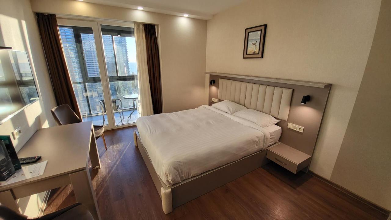 Black Sea Apartments Alliance Palace Batumi Exteriör bild