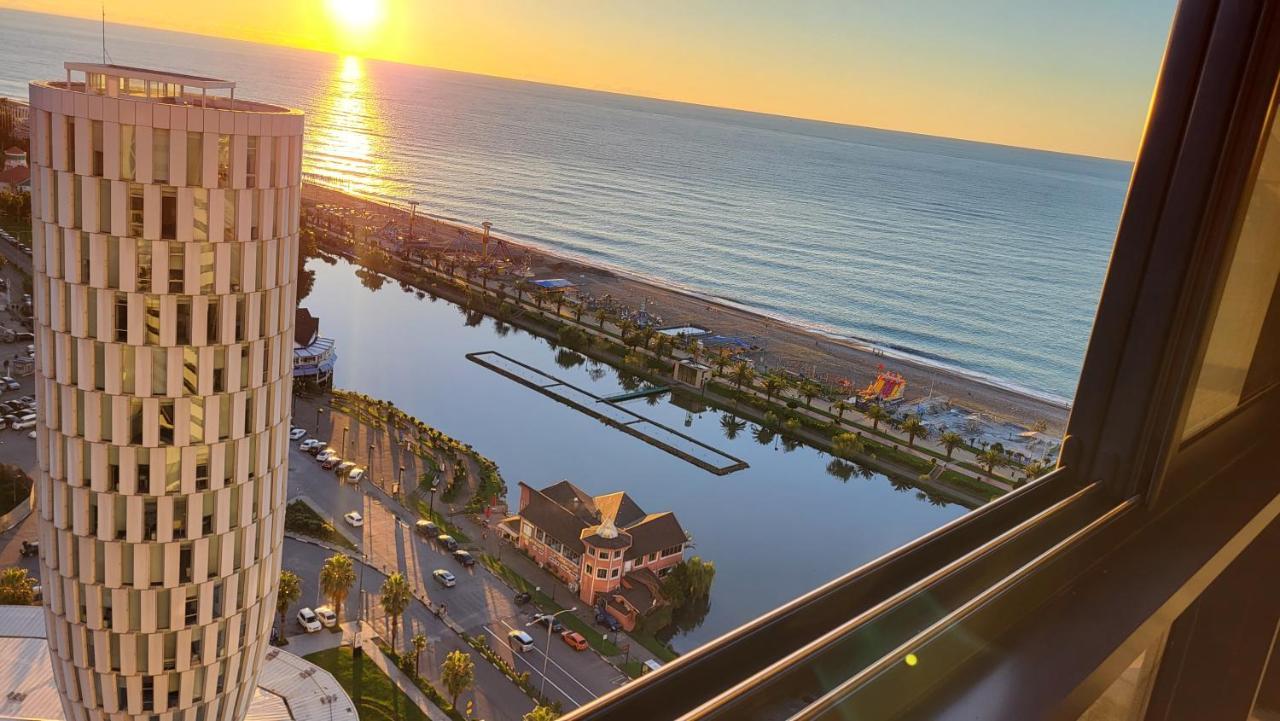 Black Sea Apartments Alliance Palace Batumi Exteriör bild