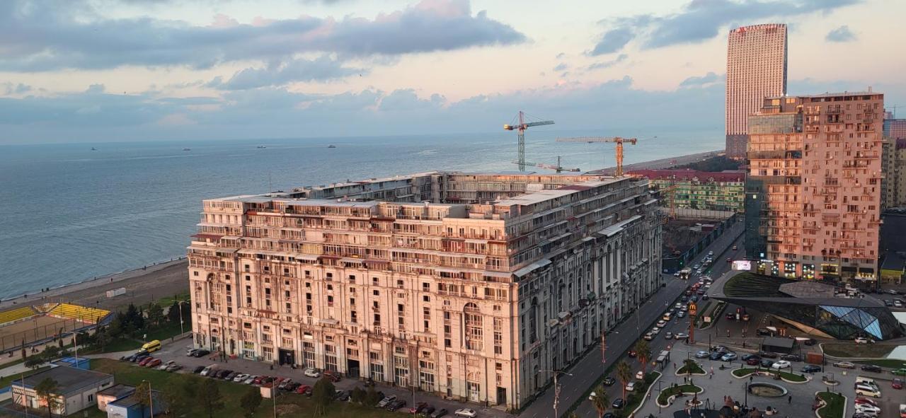 Black Sea Apartments Alliance Palace Batumi Exteriör bild